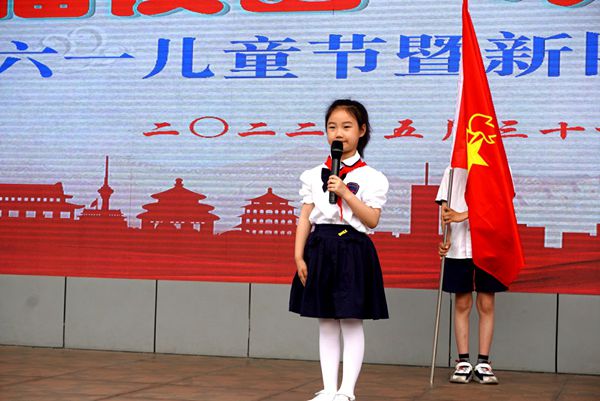 5新队员发言.jpg